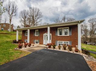 219 Grove St, Hurt, VA 24563