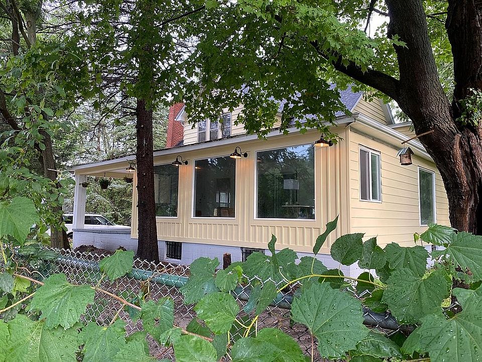 1st image of 1325 University Dr