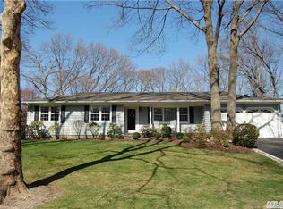 21 Black Locust Ave, East Setauket, NY 11733