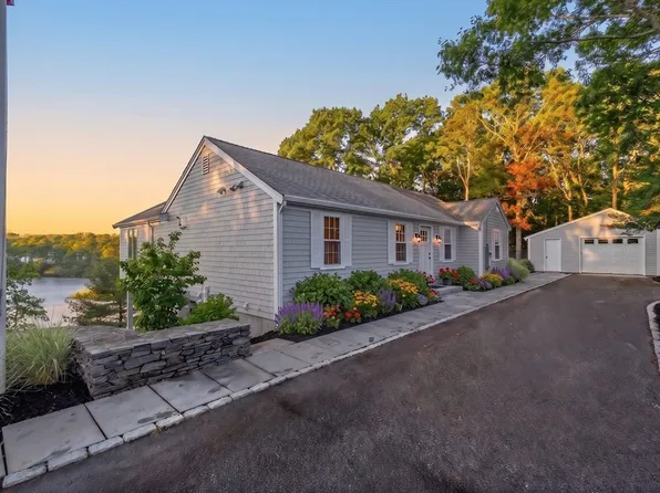 162 Main St, Barnstable, MA 02630
