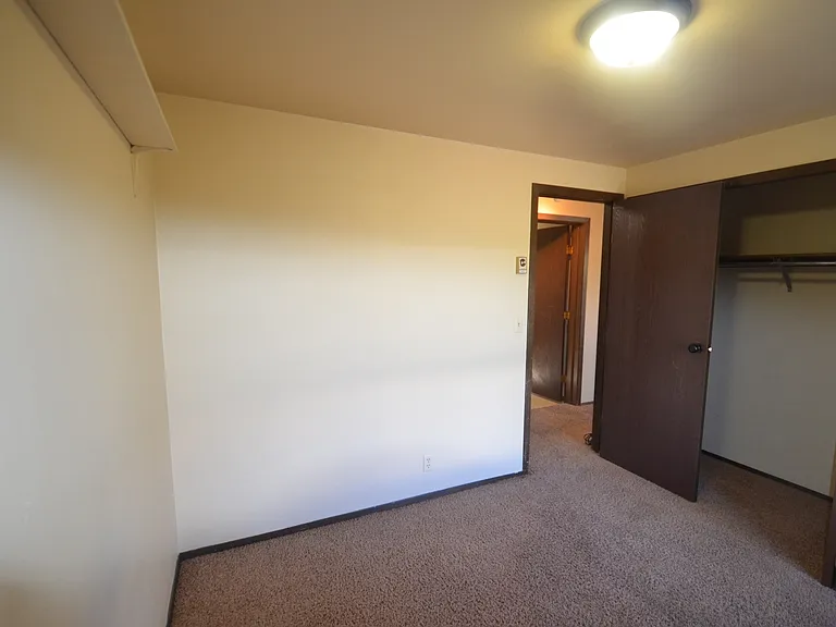 347 Huron Rd #450 — Photo 22