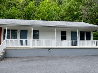 116 George St #2, Berkeley Springs, WV 25411
