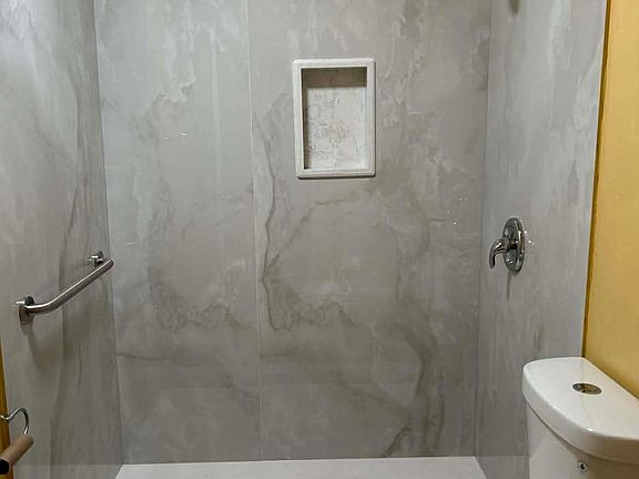 5th image of 1086 Clyde Ave APT 4