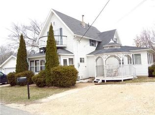 107 Park Ct, Anamosa, IA 52205