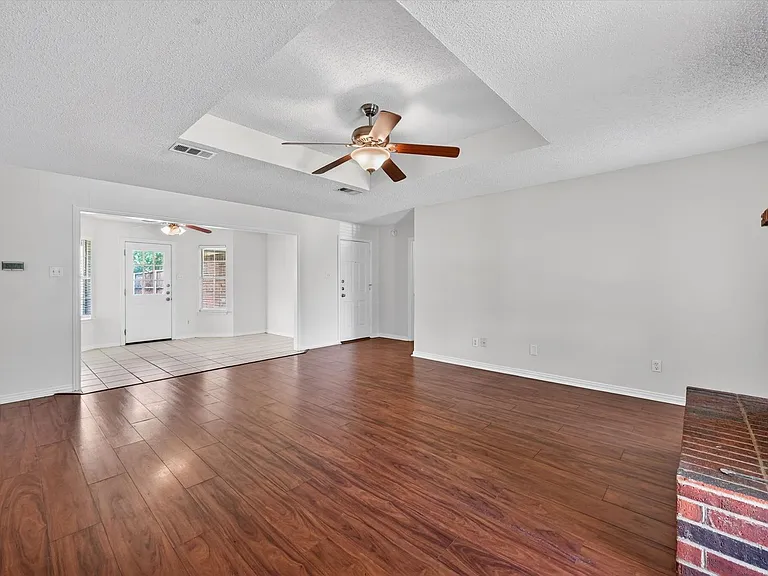 3225 Hollycreek — Photo 4