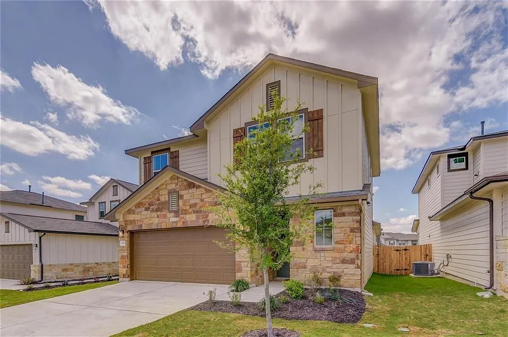 3 bed, 2.5 bath, 2003 sqft, $2,150 — Photo 2