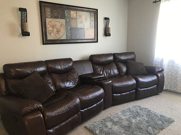 3rd image of 46 Hemlock Dr