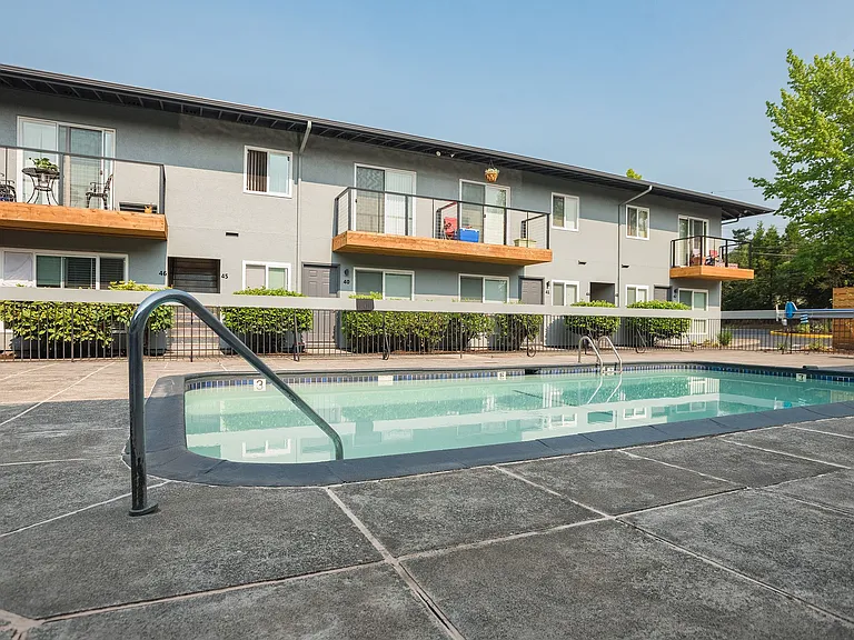 J3 Apartments — Photo 2
