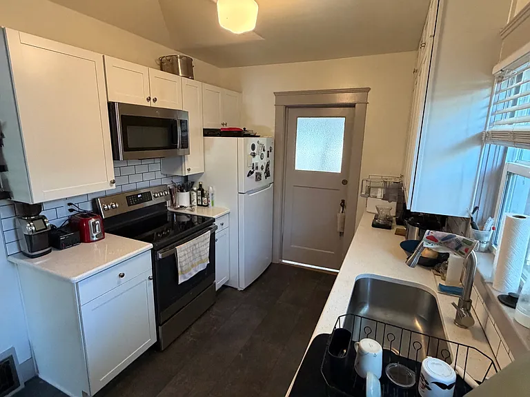 625 Forest St — Photo 16