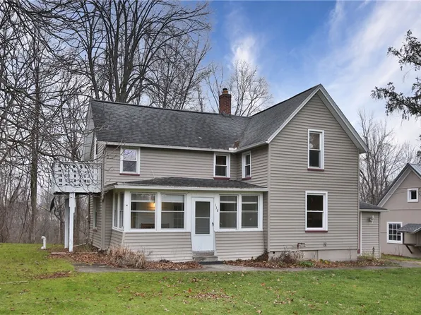 138 Paddy Ln, Macedon, NY 14502