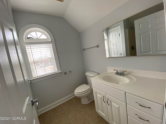4th image of 1054 Winding Trail Dr
