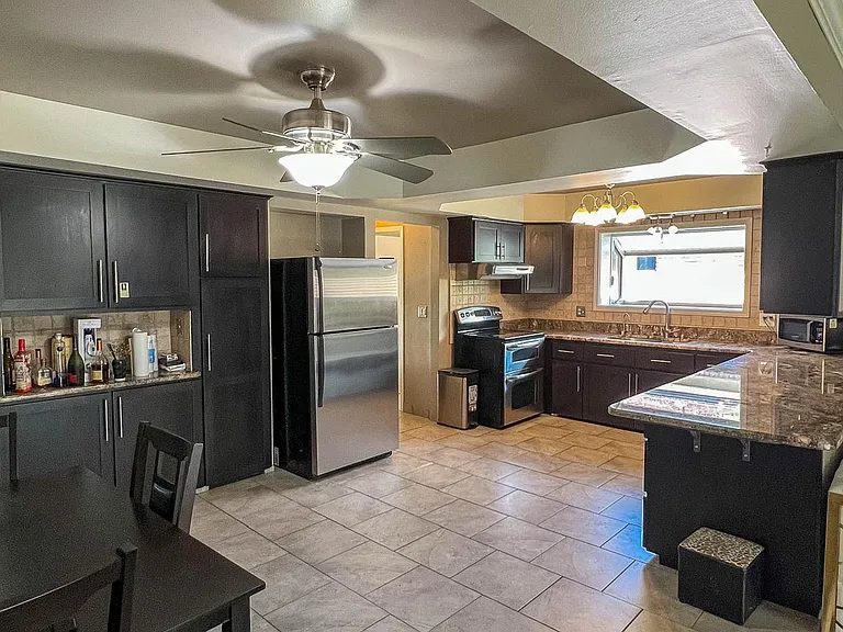 35620 Electra Dr — Photo 2