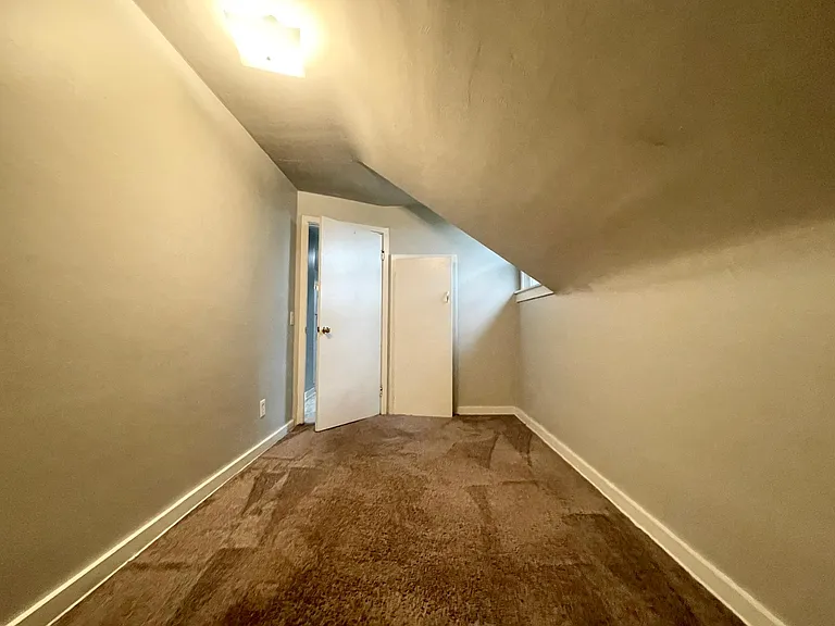 529 E 33rd St #2 — Photo 8
