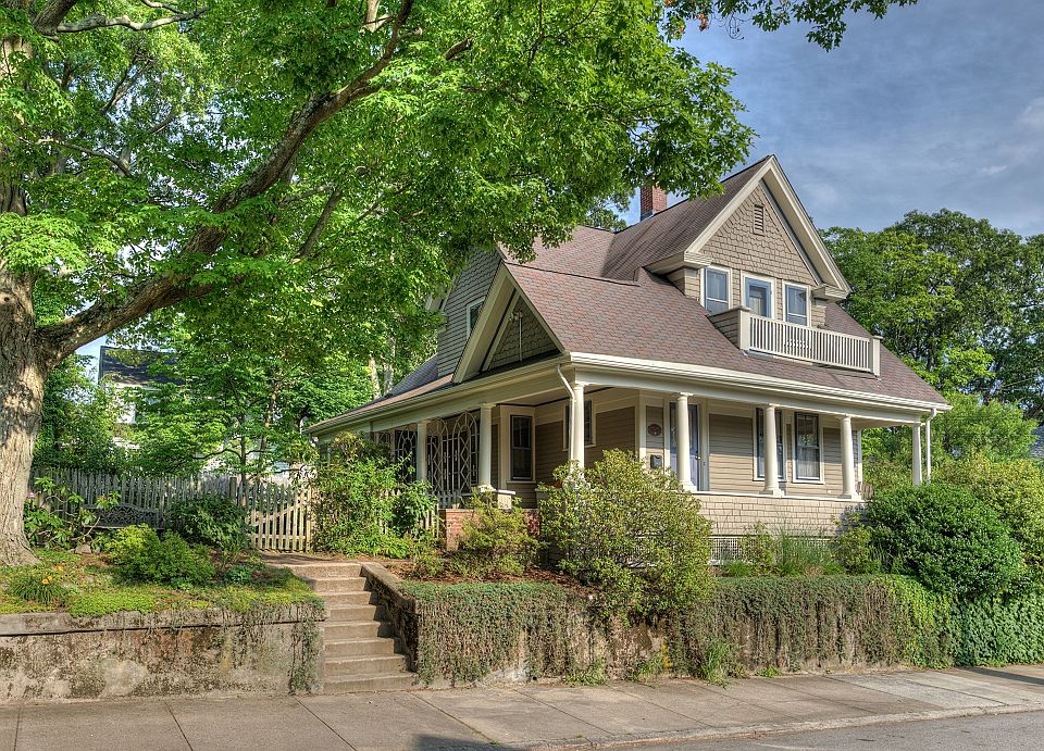 1st image of 62 Blodgett Ave