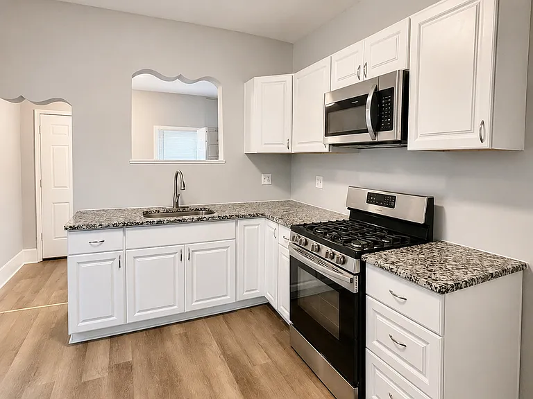 5024 Parrish St — Photo 6