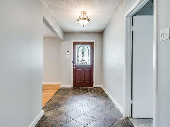 3rd image of 3135 Palmdale Cir