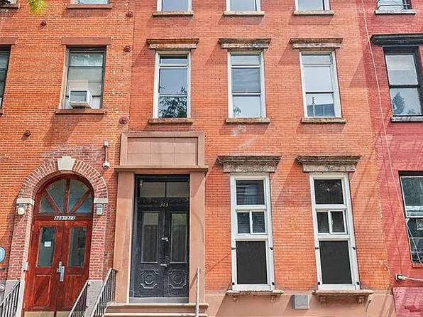 313 E 6th St, New York, NY 10003