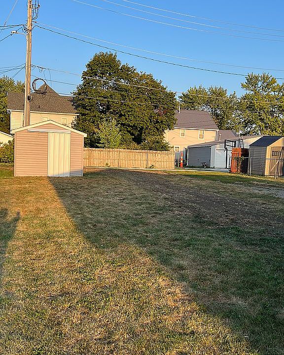 414 N Main St, Chariton, IA 50049 Zillow