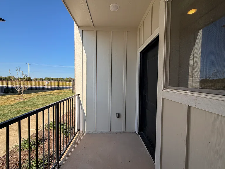 Beyond The Bend Apartments — Photo 60