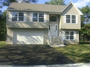 20 Ryers Pl, Eatontown, NJ 07724