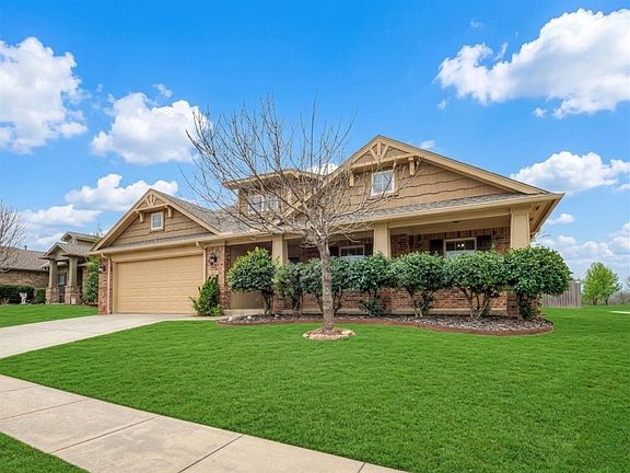 3rd image of 802 Sedona Dr