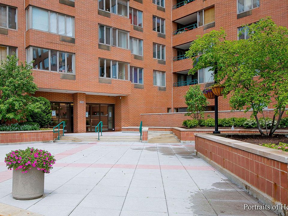 1st image of 801 S Plymouth Ct APT 512