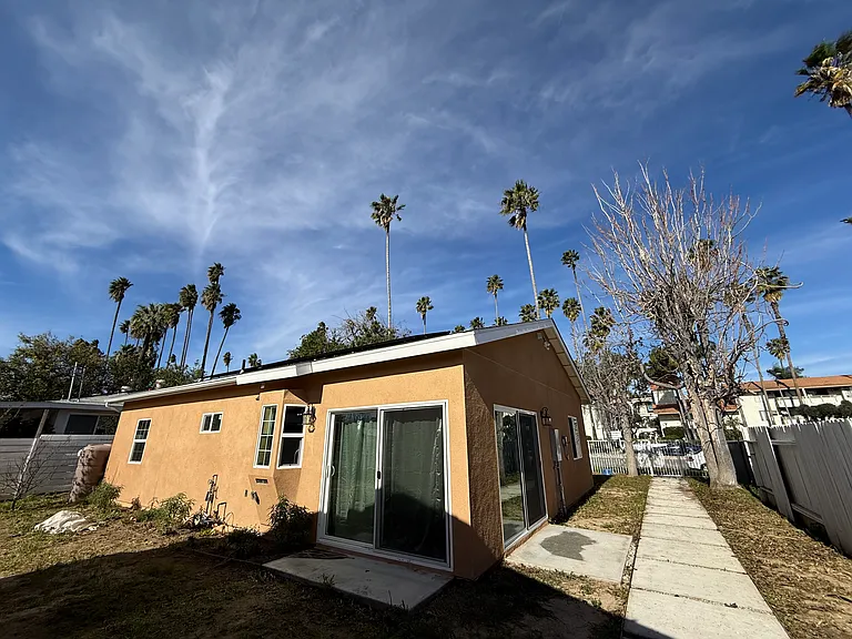 20352 Sherman Way — Photo 26