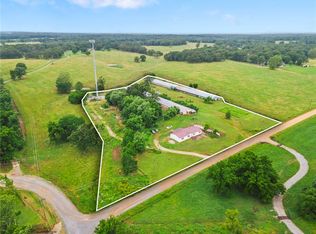 9383 Coker Rd, Gentry, AR 72734