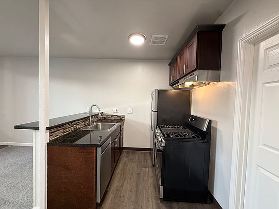 3rd image of 2522 35th Ave #12