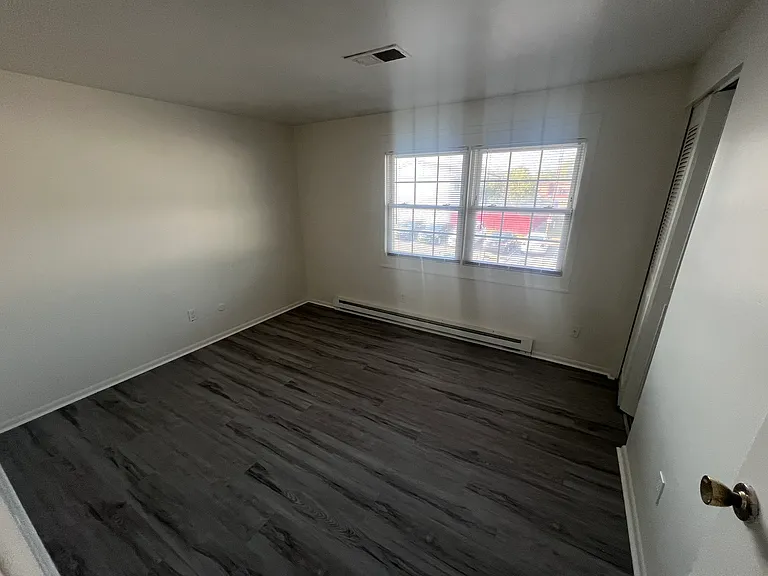 3343 Ashley Ln — Photo 2