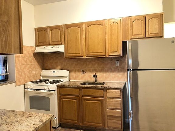 4th image of 21-07 38th St #2