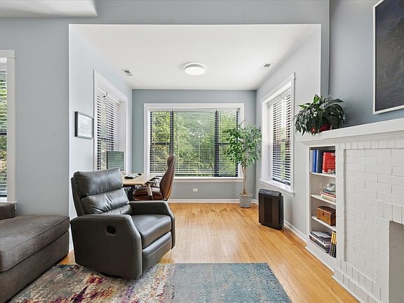 3rd image of 2456 W Eastwood Ave APT 3