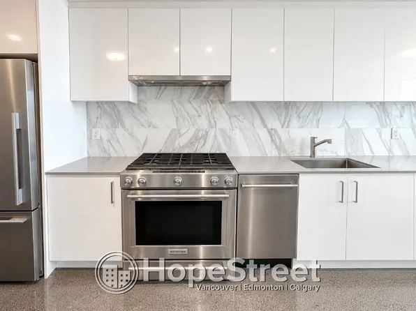 231 E Pender St #605, Vancouver, BC V6A 0G3