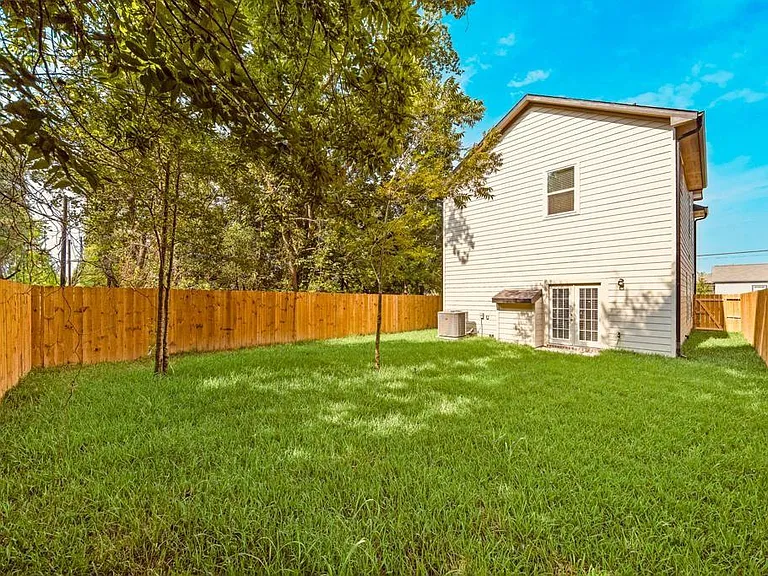 9605 Buffum St — Photo 12