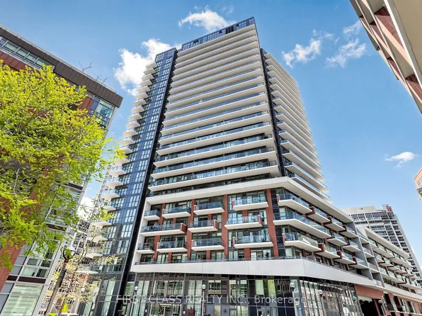 38 Iannuzzi St #635, Toronto, ON M5V 0S2