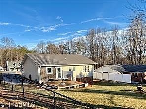 5th image of 144 Strawberry Ln