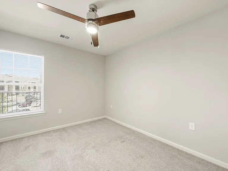 Agave East Apartments — Photo 12