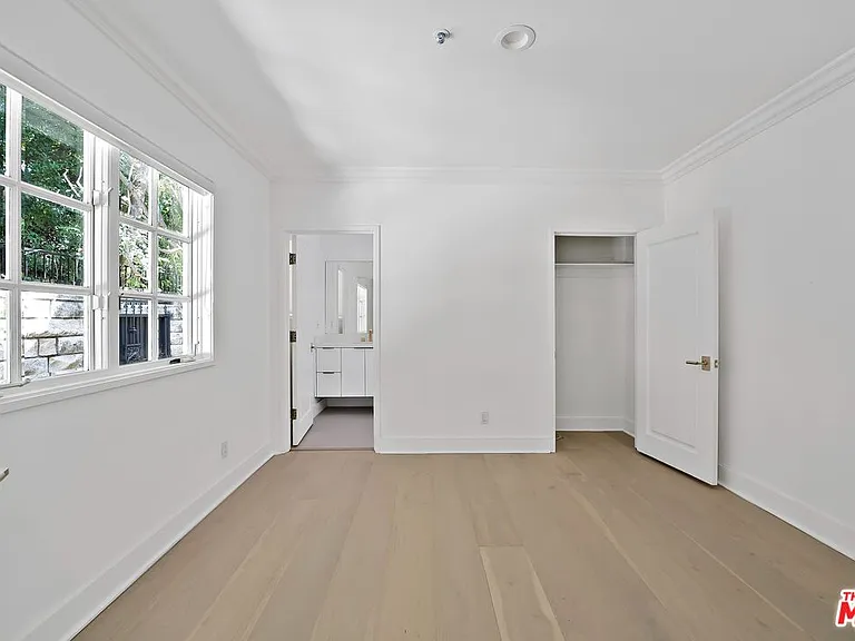 2387 Stratford Cir — Photo 25