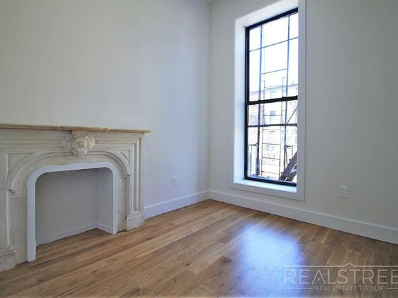 4th image of 631 Willoughby Ave APT 2
