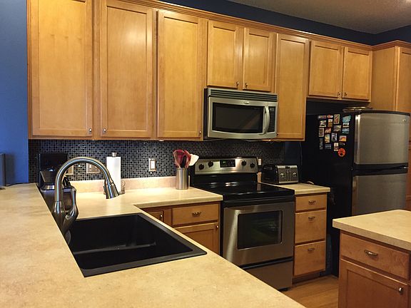 2nd image of 819 Willow Glen Ct #1203