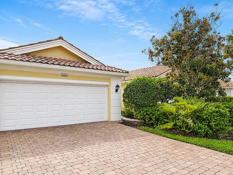 28869 Vermillion Ln — Photo 35