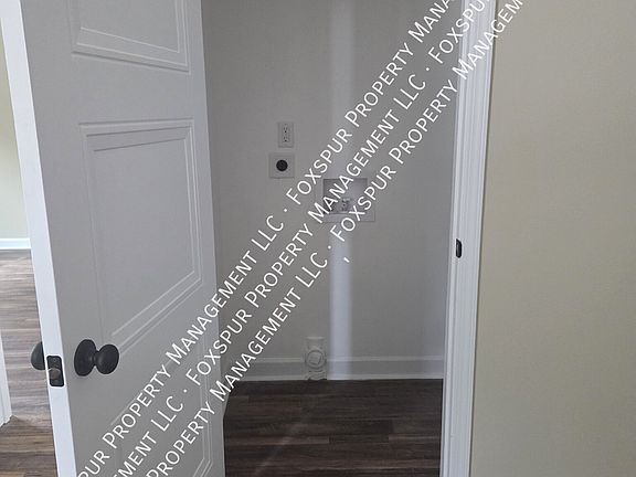 5th image of 210 Washington St