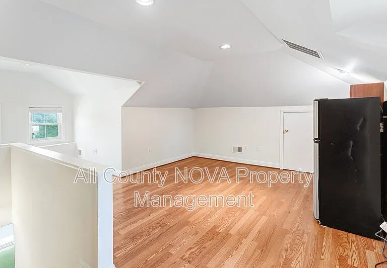 8753 Signal Hill Rd #3 — Photo 21
