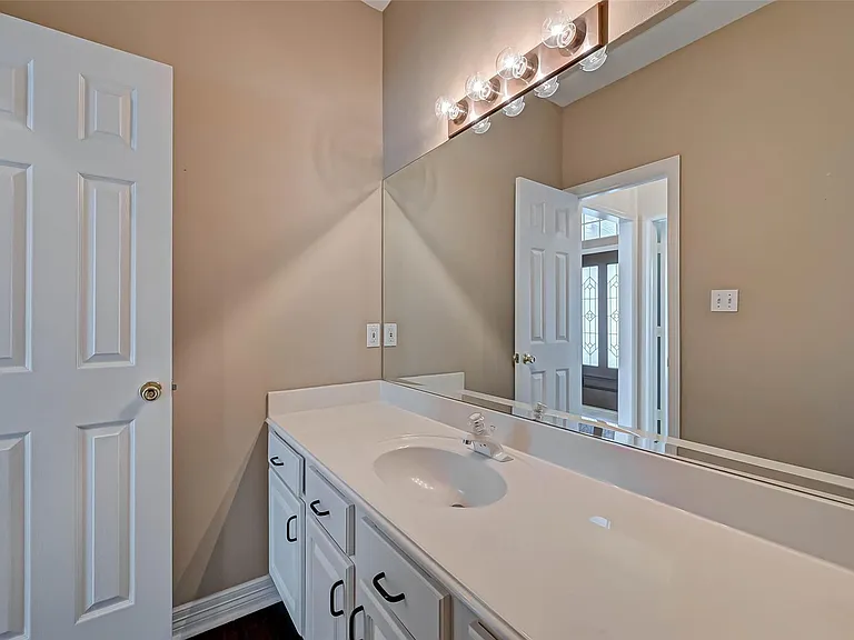 14303 Reissen Ln — Photo 22