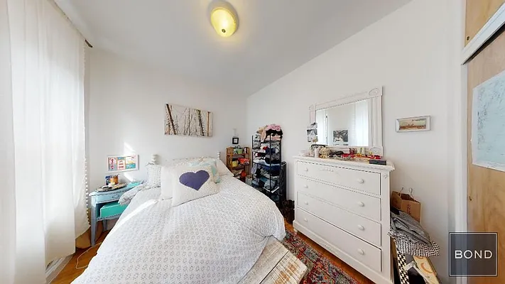 Rented by Bond New York | media 12