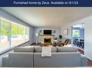 9000 SE 40th St, Mercer Island, WA 98040