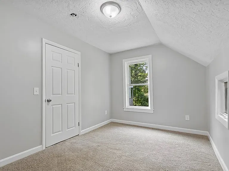 125 Grandview Ave — Photo 18