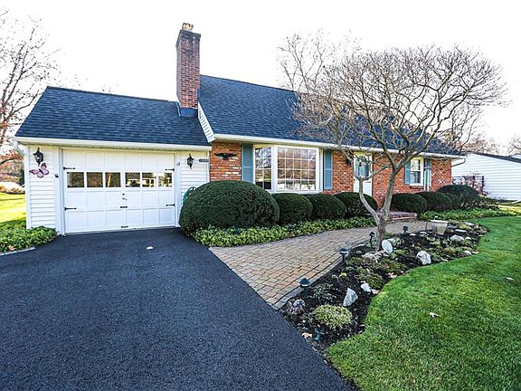 2nd image of 17 Meadowlark Dr