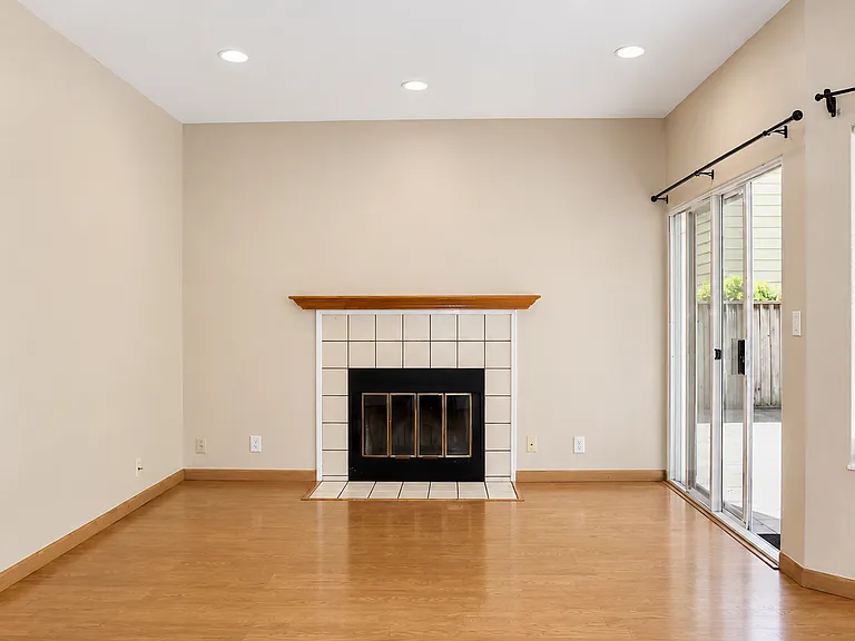 34359 Agate Ter — Photo 5