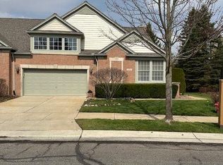 5081 Belmonte Dr, Rochester, MI 48306